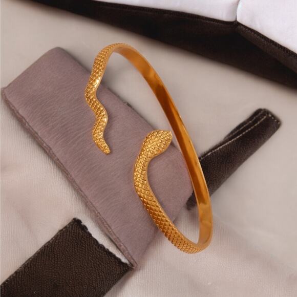 NEW 18K yellow gold plated snake checkered bracelet bangle jewelry B29A - Picture 7 of 8